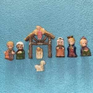 CHRISTMAS HOUSE NATIVITY miniature 8 piece very detailed vintage set NEW in box